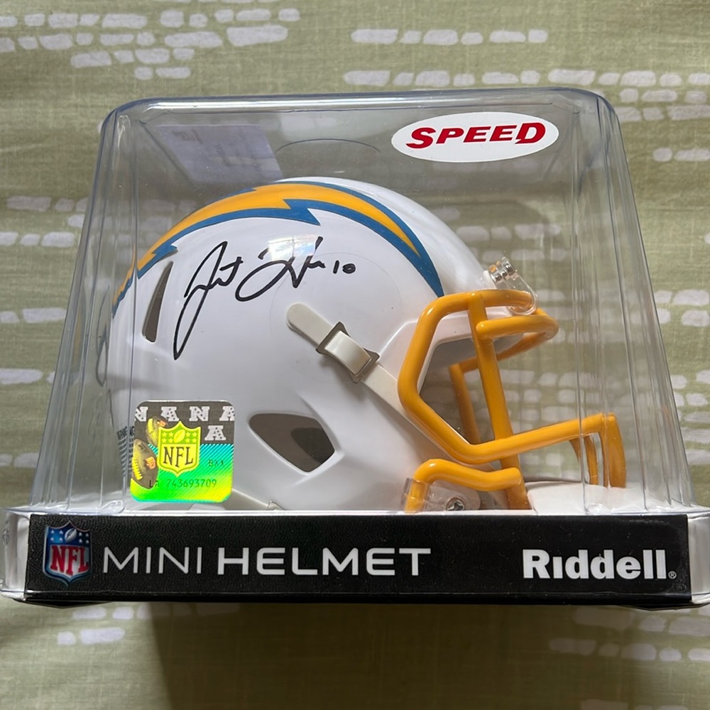 New nfl Justin Herbert autographed mini helmet